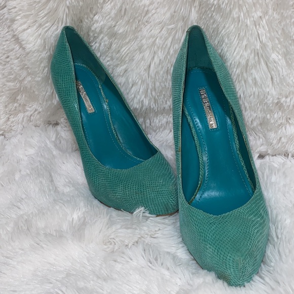 BCBGeneration Teal pumps size 10 - Picture 3 of 9